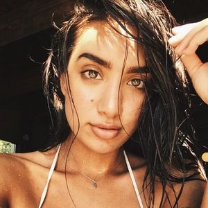 Meet your Posher, Gabriela